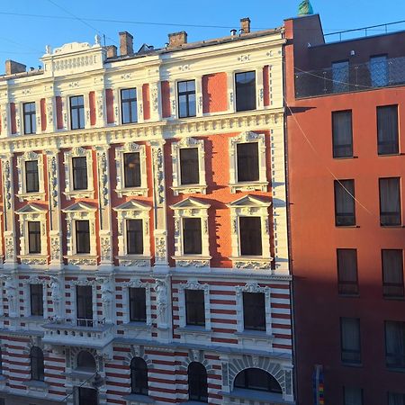 Golden Palms Apartment In The City Centre Рига Екстериор снимка