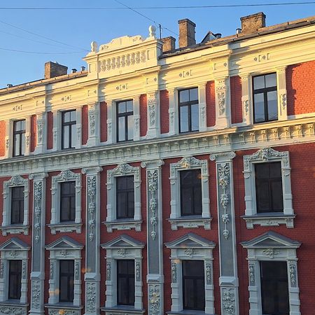 Golden Palms Apartment In The City Centre Рига Екстериор снимка