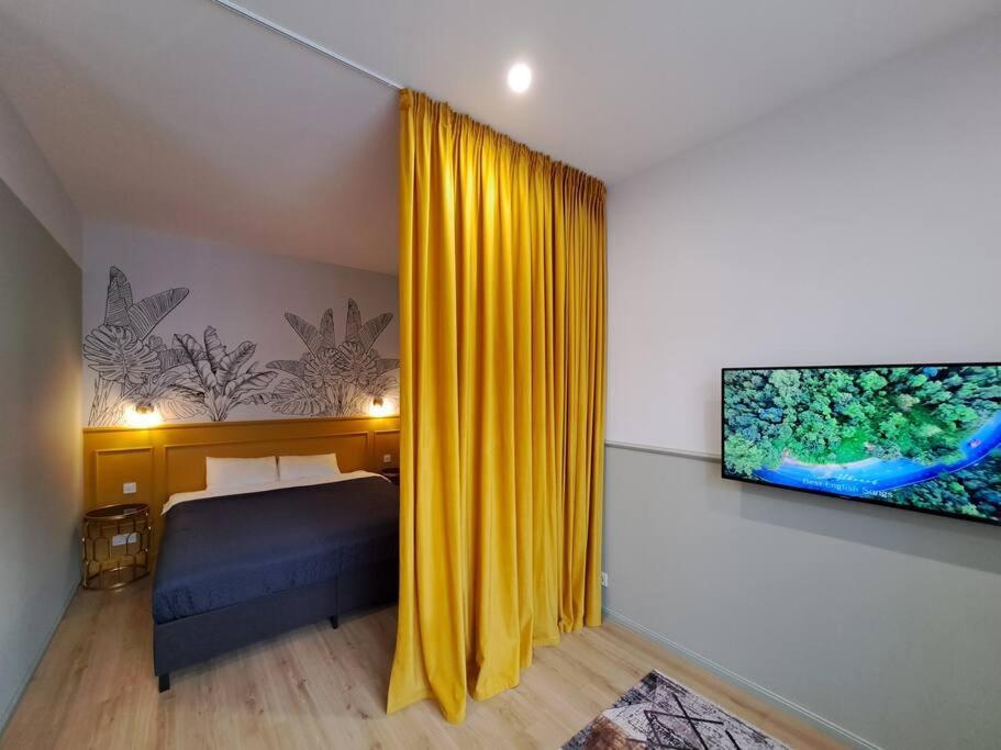 Golden Palms Apartment In The City Centre Рига Екстериор снимка